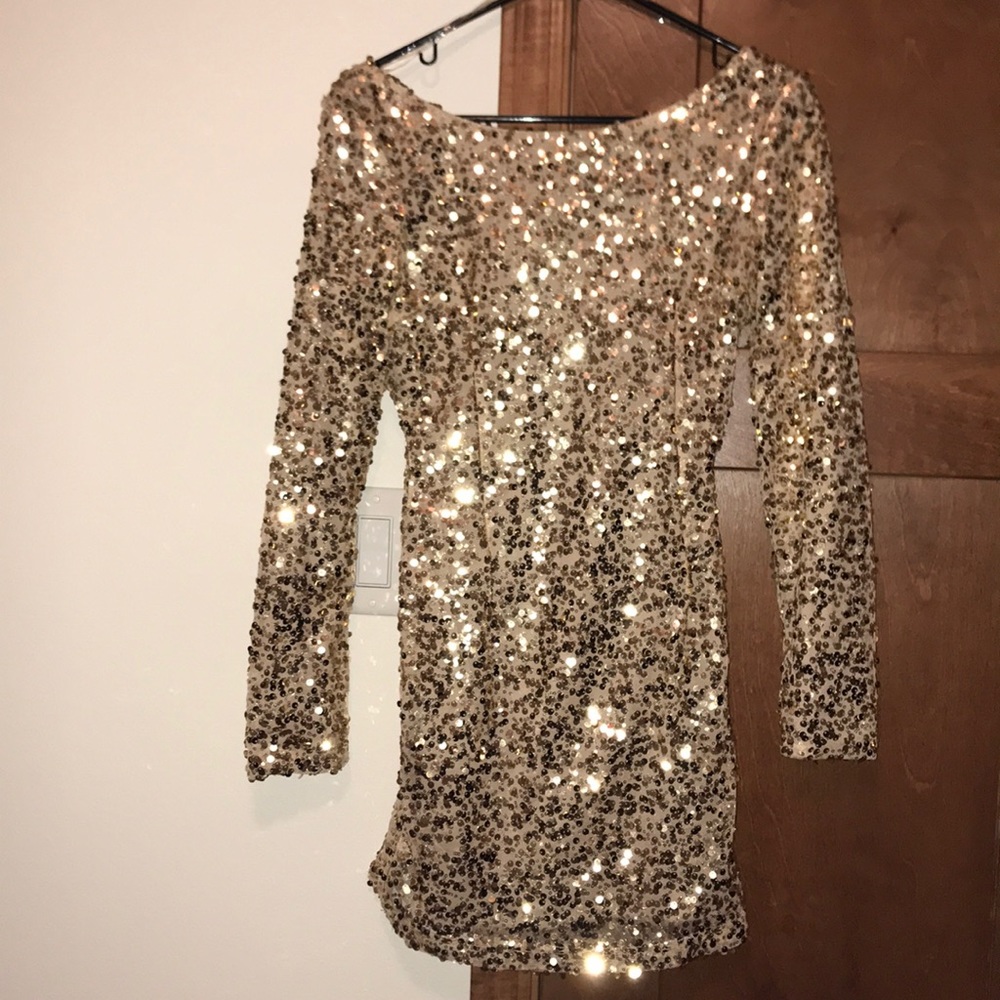 Beautiful Gold Sequin Dress!